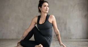 Bài tập Yoga với tư thế xoay lưng vặn mình