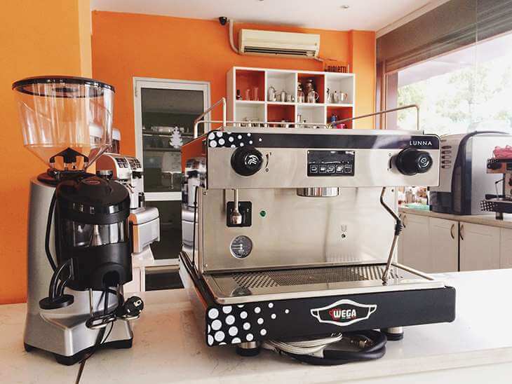 máy pha cà phê chuyên nghiệp