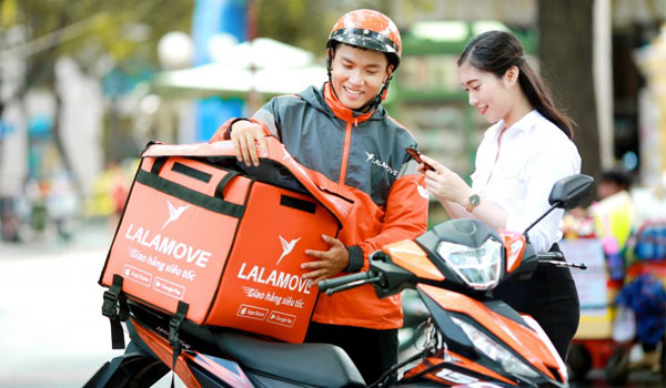 Tài xế lấy hàng tận tay, giao tận nơi đến người nhận